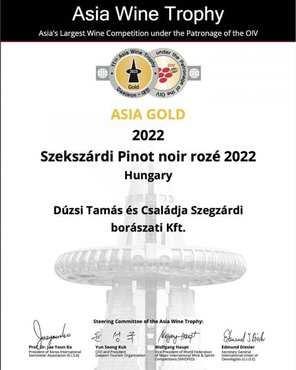 Award - Duzsi Tamas Pinot Noir Rose - Asia Wine Trophy